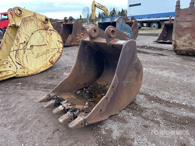 H & H 33 in Digging Excavator Bucket