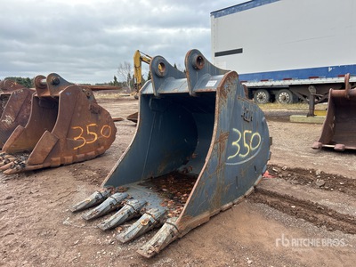 2013 H & H 44 in Digging Excavator Bucket - Fits John Deere 350