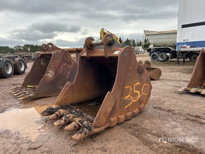 2012 H & H 46 in Digging Excavator Bucket - Fits John Deere 350