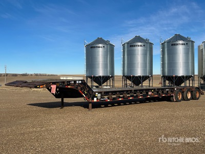 Jerry's 53 ft Tri/A Folding Neck Trailer