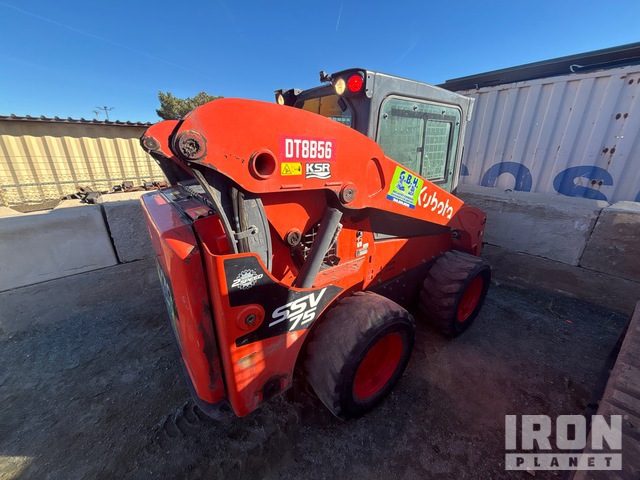 MINI CARGADOR SOBRE RUEDAS 2023 KUBOTA SSV75HFRC