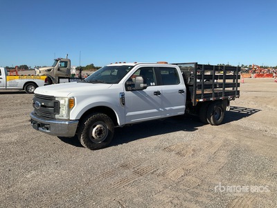 2017 Ford F-350 4x2 Crew Cab Flatbed Truck