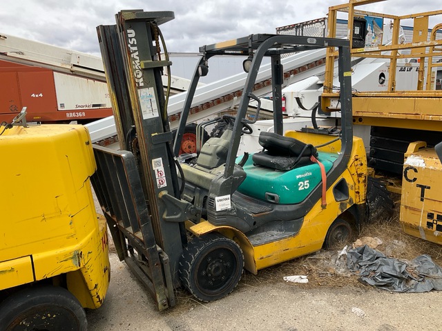 2007 Komatsu FG25ST-16 4650 lb Pneumatic Tire Forklift