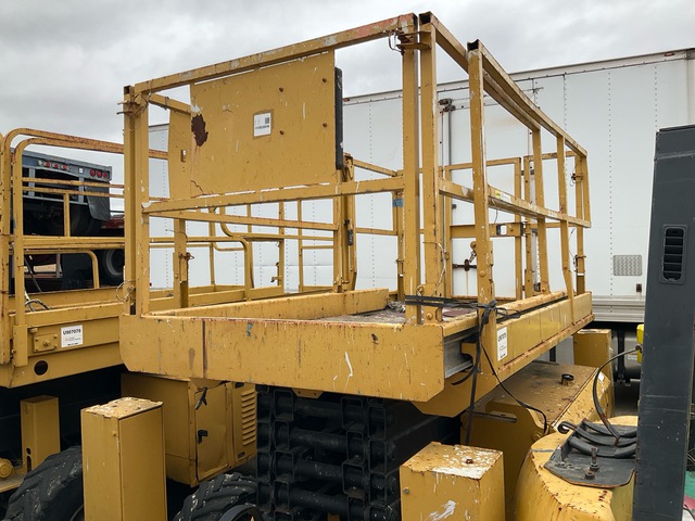 2006 Genie GS-3268 Scissor Lift (Inoperable)