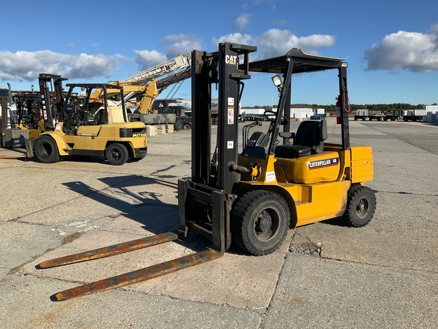 1996 Cat DP30 Pneumatic Tire Forklift