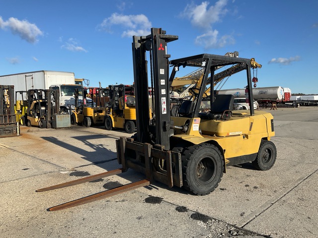 1993 Mitsubishi FD35 8000 lb Pneumatic Tire Forklift
