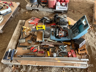 Planer, Saw, Clamps, Nail Puller, Hammer & Router kit Divers
