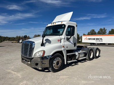 2015 Freightliner Cascadia 125 6x4 T/A Day Cab Truck Tractor