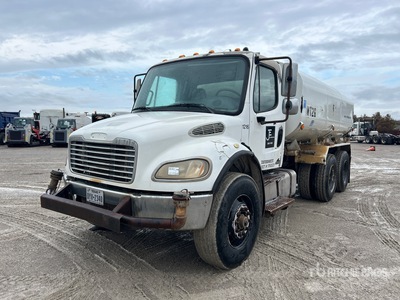 2005 Freightliner M2 106 4000 gal 6x4 Water Truck