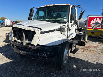 2007 International 4300 4x2 Cabina y chasis (Inoperable)