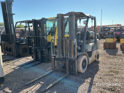 2011 Nissan MU1F2A25LV 4050 lb Forklift