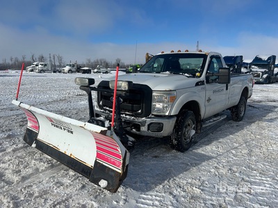 2012 Ford F-350 4x4 Schneepflug-Lastzug