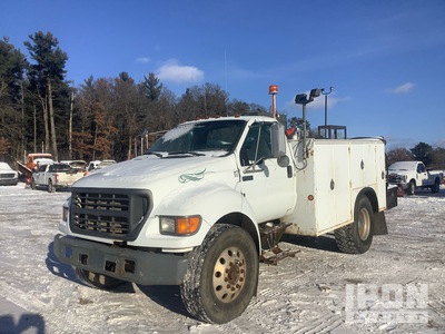 2000 Ford F-650 4x2 Service Truck