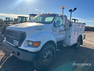 2000 Ford F-650 4x2 Service Truck