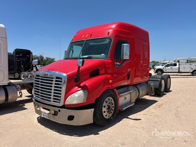 2014 Freightliner Cascadia 113 6x4 T/A Sleeper Truck Tractor