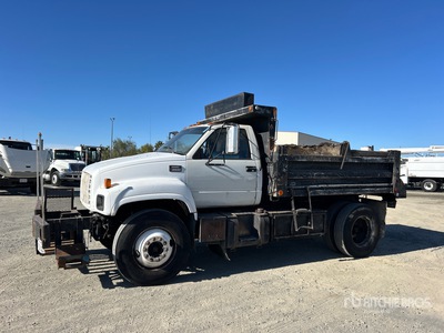 2001 GMC C7500 4x2 S/A Dump Truck
