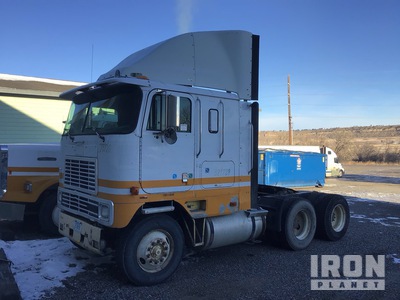 1998 International 9800 6x4 تراكتور شاحنة كابينة النوم (ثنائية المحور)