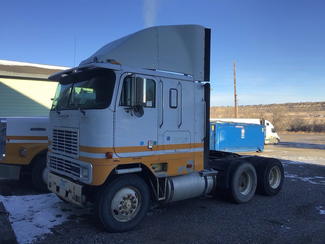 1998 International 9800 6x4 T/A Sleeper Truck Tractor