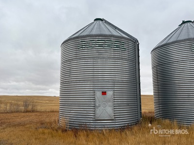 Goebel 1404 +/- 2500 bu 4 Ring Hopper Grain Bin
