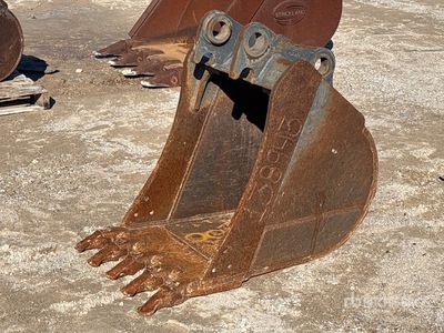 Volvo 24 in Digging Excavator Bucket - Fits Volvo ECR88D