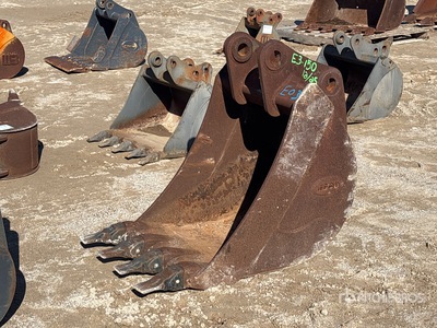 Samsung 24 in Digging Excavator Bucket - Fits Case CX80