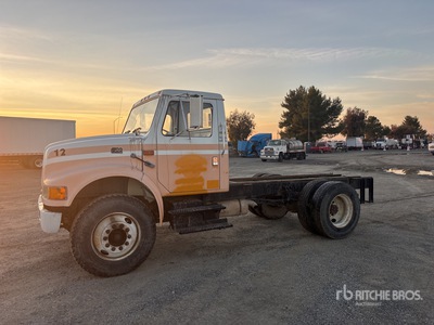 2000 International 4700 4x2 Cab & Chassis