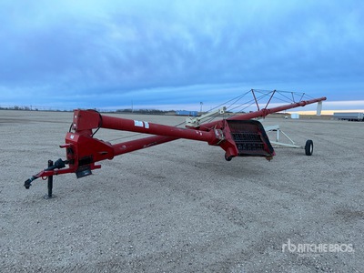 Farm King 1070 10 in x 70 ft Swing Grain Auger