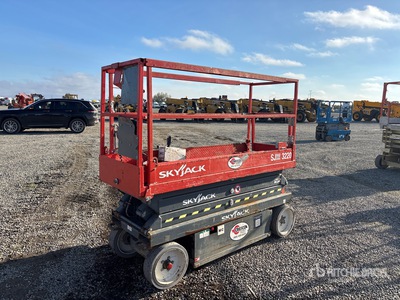 2016 Skyjack SJIII3220 Electric Scissor Lift