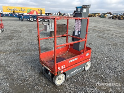 2017 Skyjack SJ12 Elevador vertical