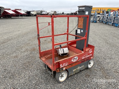 2017 Skyjack SJ12 Elevador vertical