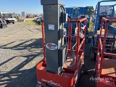 2017 Skyjack SJ12 Vertikaler Mastlift