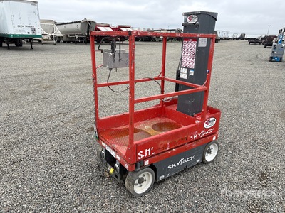 2016 Skyjack SJ12 Elevador vertical