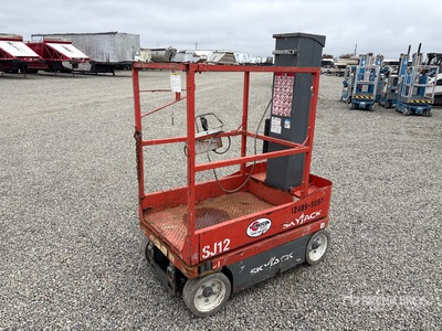2016 Skyjack SJ12 Elevador vertical