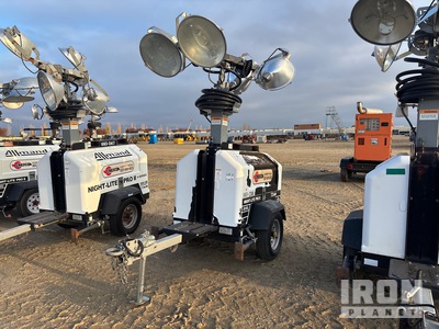 2015 Allmand Night-Lite Pro II V-Series 8 kW を見 Light Tower