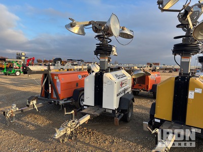 2015 Allmand Night-Lite Pro II V-Series 8 kW を見 Light Tower