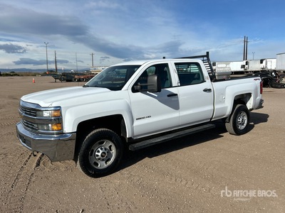 2015 Chevrolet Silverado 2500HD 4x4 Crew Cab Pickup