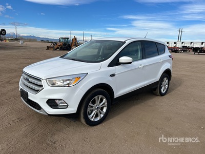 2019 Ford Escape 4WD を見 SUV