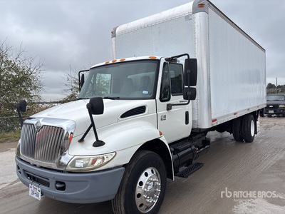 2006 International 4300 4x2 Camion fourgon