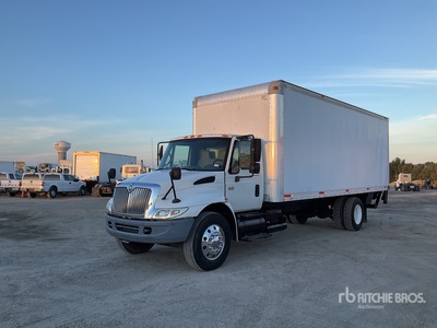 2006 International 4300 4x2 Kastenwägen