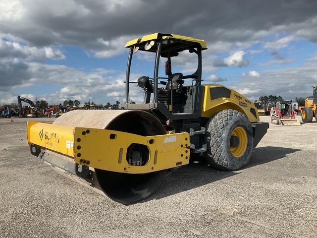 2018 Bomag BW211D-5 Smooth Drum Compactor