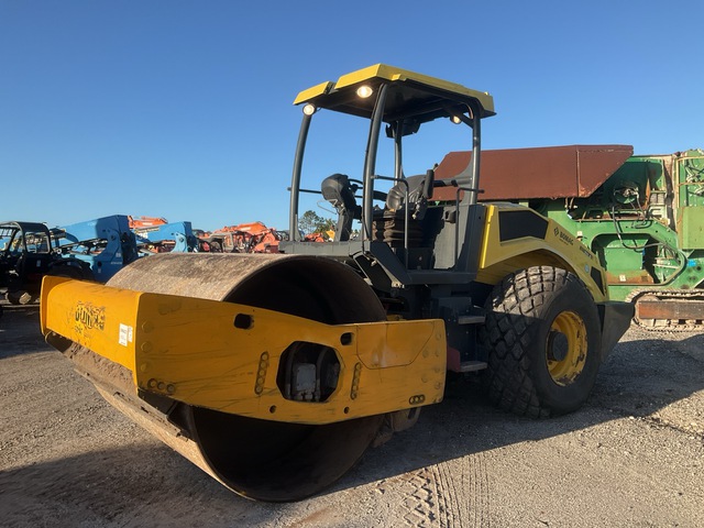 2018 Bomag BW211D-5 Smooth Drum Compactor