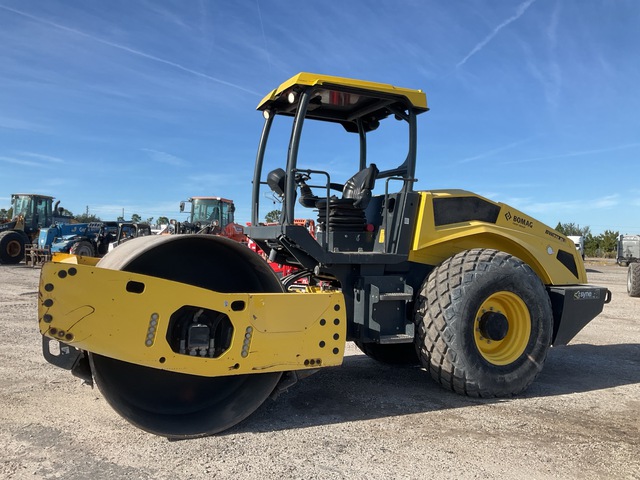 2018 Bomag BW211D-5 Smooth Drum Compactor 2018 Bomag BW211D-5 Smooth Drum Compactor
