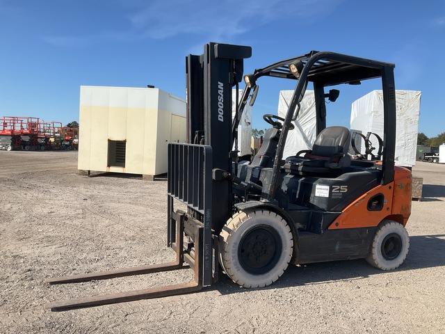 2019 Doosan G25P-7 4600 lb Pneumatic Tire Forklift 2019 Doosan G25P-7 4600 lb Pneumatic Tire Forklift