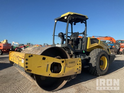 2018 Bomag BW-211 D-5 Compacteur à tambour lisse