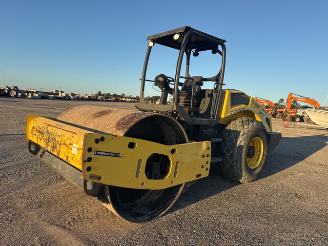 2018 Bomag BW211D-5 Smooth Drum Compactor