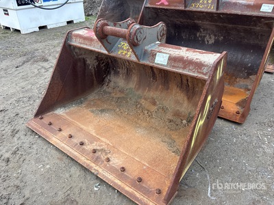 60 in Cleanup Excavator Bucket
