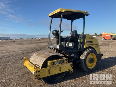2018 Bomag BW124DH-5 Compacteur à tambour lisse