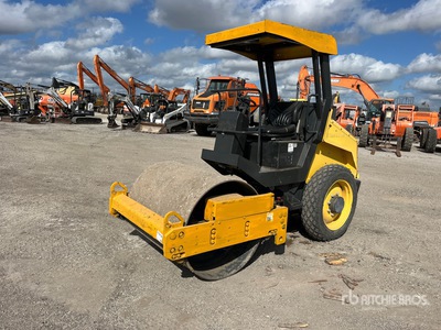 2016 Bomag BW124DH-40 Smooth Drum Compactor
