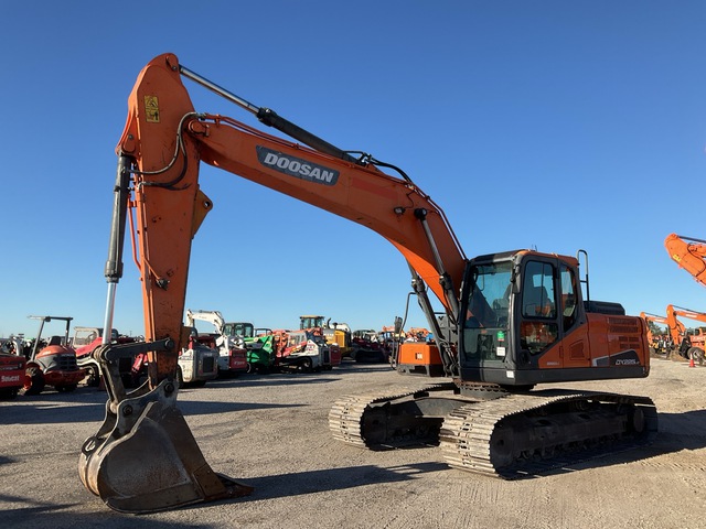 2019 Doosan DX225LC-5 Tracked Excavator