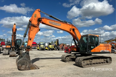 2018 Doosan DX225LC-5 Tracked Excavator